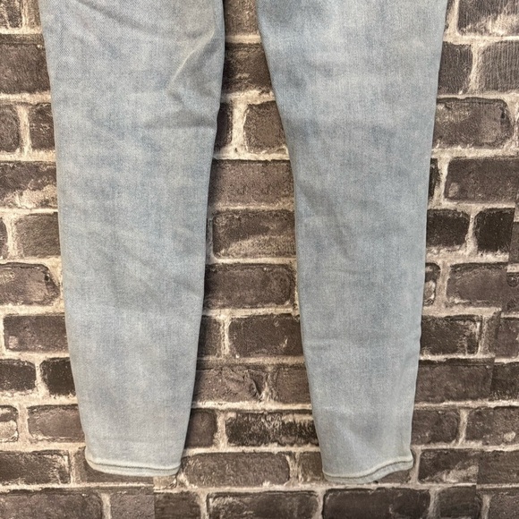 NWT Cello the Kellie jeans light wash skinny distressed chewed hem - Picture 11 of 12